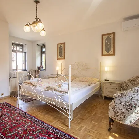 Lichtenstejnske Domky Lednice